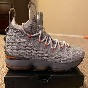 Lebron XV